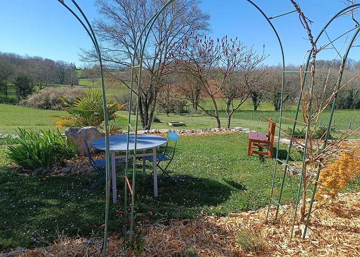 Escale Gourmande- Avec Terrasse & Diner Maison Possible 3* Eyzerac